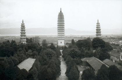 dali-09-3-pagodes-vue-generale