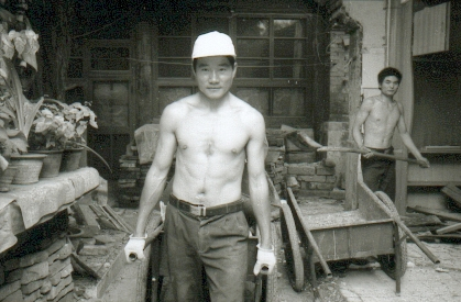 pekin-59-hutong-3-travaux-ouvrier